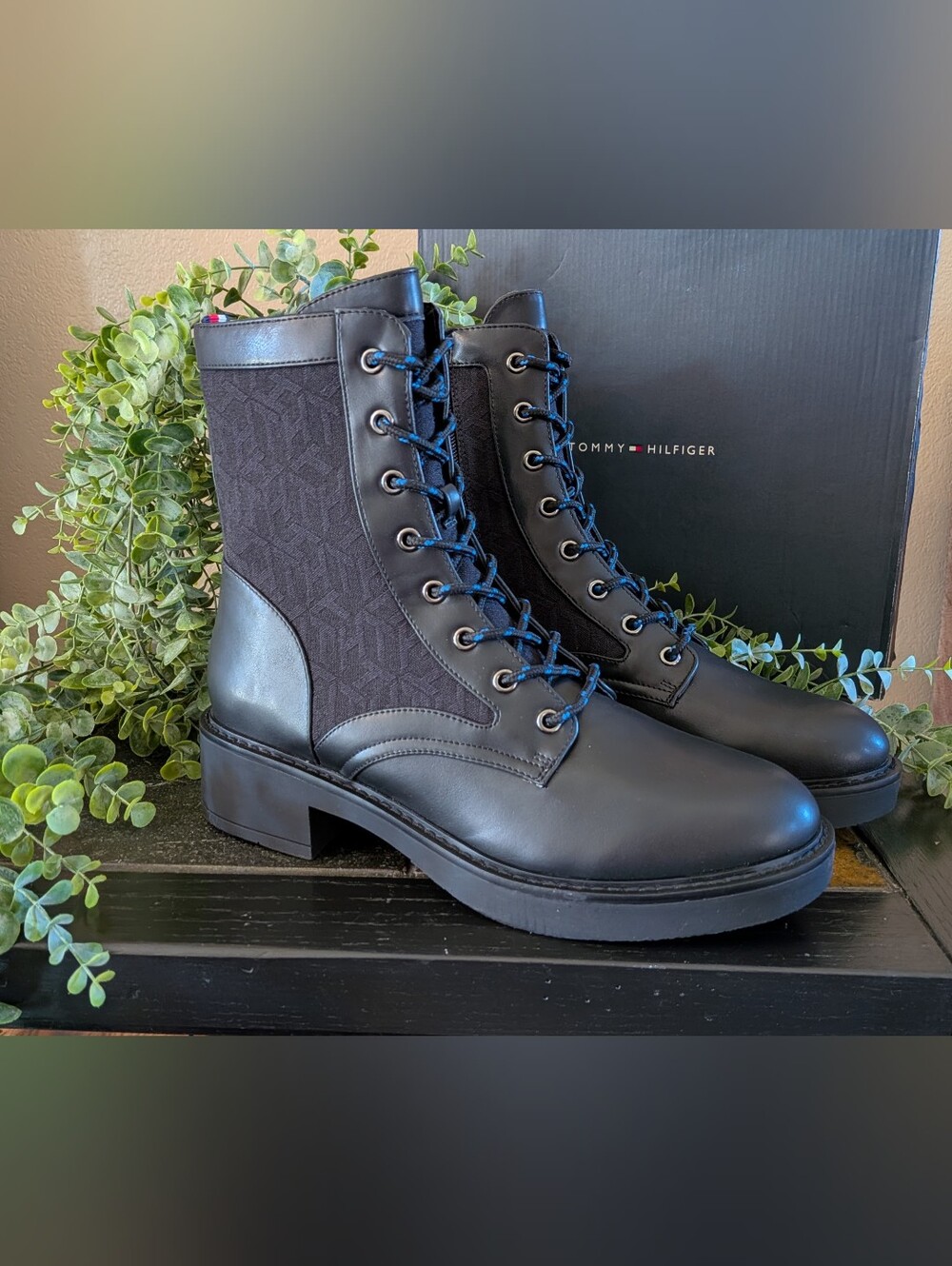 NWT! Tommy Hilfiger Women's Black Taiki Lace-up Combat Boots Size 10M